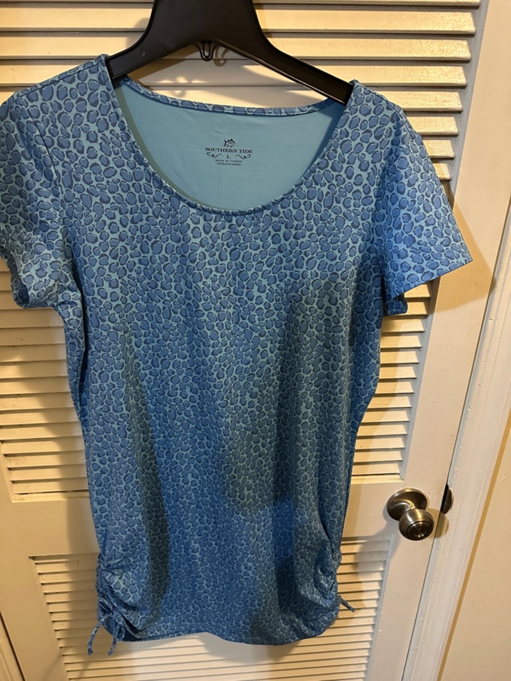 Southern Tide Light Blue Scoop Neck Short Sleeve with Animal Print